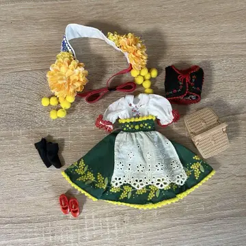 네오 브라이스 조아나겐치아나 아웃핏