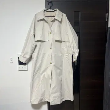 베이지 트렌치코트