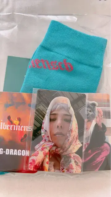 G-DRAGON 양말과 카드 세트