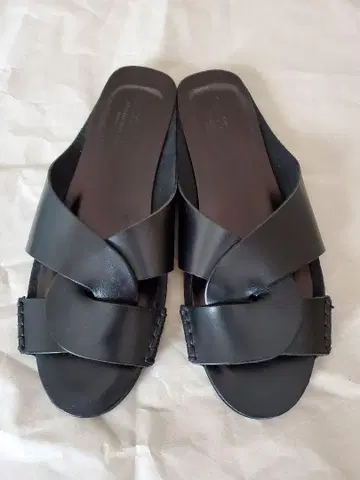 코르소 로마 플랫 샌들 블랙
