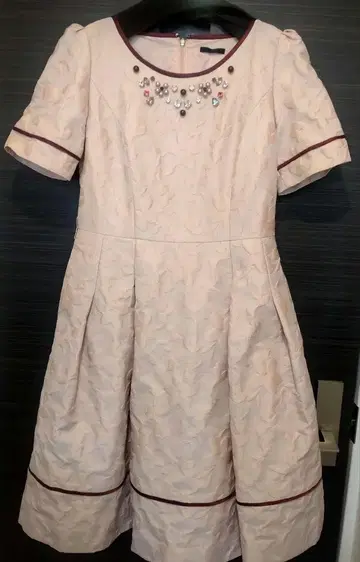 TO BE CHIC 반팔 원피스 새상품 미사용
