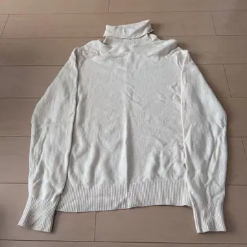 UNITED ARROWS 유나이티드 애로우즈 터틀넥 니트 화이트