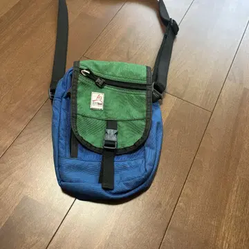 Overland 숄더백 그린과 파랑