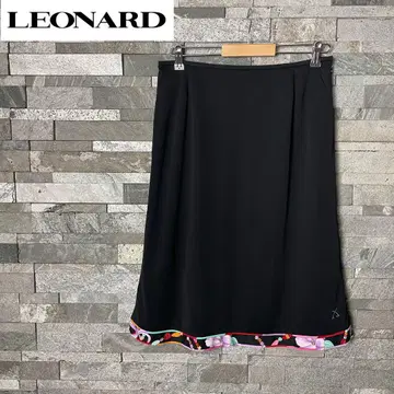 LEONARD 레오나르 큐빅 장식 무릎 기장 스커트