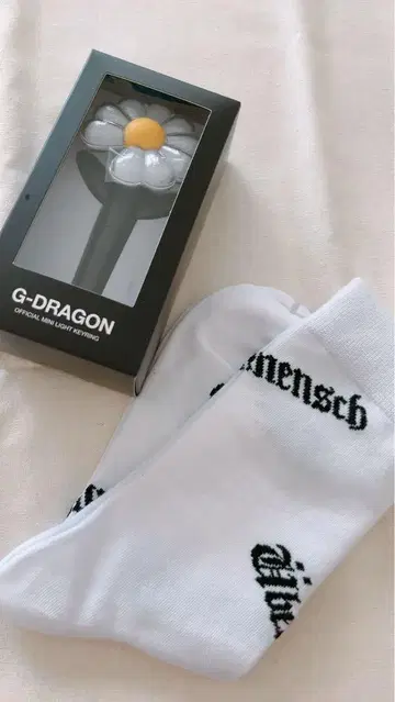 gdragon 펜라이트 키링 양말