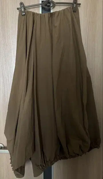 비대칭 스커트