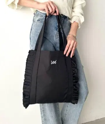 Lee 프릴 토트백 블랙