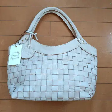 zvechero 화이트 소가죽 토트백