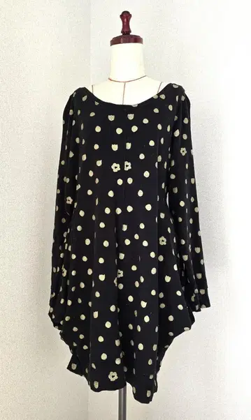 TSUMORI CHISATO 츠모리치사토 금 도트 원피스 고양이 블랙