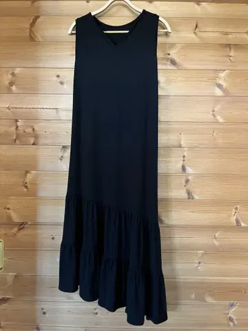 ROPE 블랙 슬리브리스 롱 원피스