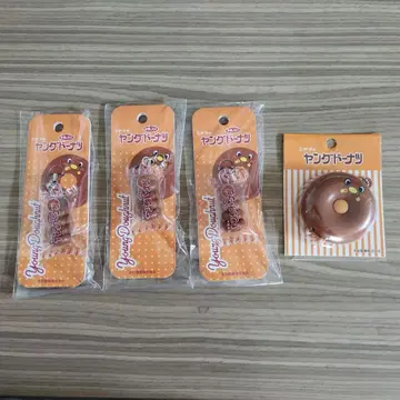 영 도넛 미니어처 피규어 3개와 메이저