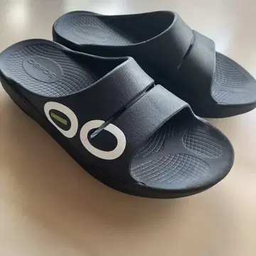 Oporos 블랙 샌들
