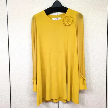 슈퍼 뷰티 머스타드 컬러 플라워 모티브 튜닉