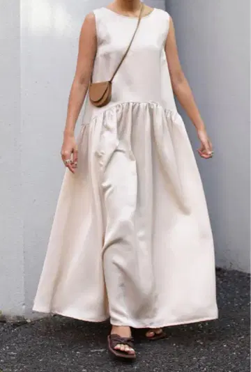 새상품 room306 Back Design Satin Tiered 원피스