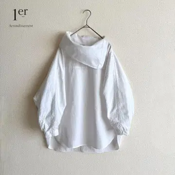 프리미어 앤디스몬 어레인지 컬러 골드 버튼 블라우스 화이트