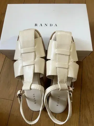 미사용 새상품 RANDA 샌들