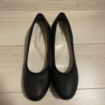 여유로운 폭의 2way 펌프스(3.0cm 힐) 23.0 와이드 폭
