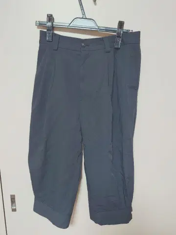 아틀리에 BOZ 무릎 기장 팬츠 블랙