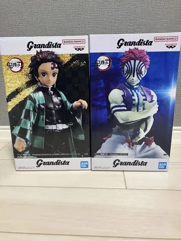 Grandista 탄지로 아카자 피규어