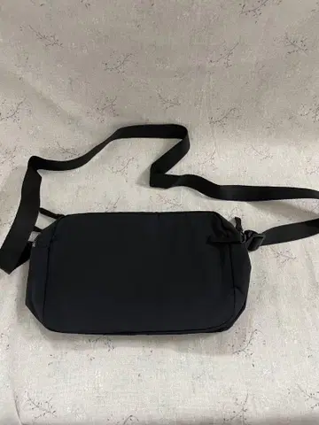 블랙 숄더백