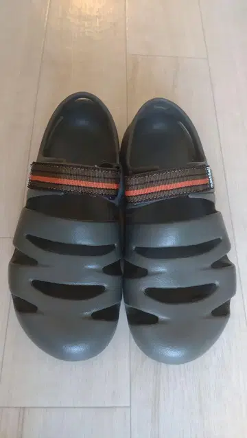 극미품 몽벨 캐니언 샌들 26 카키 아웃도어 캠핑