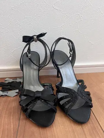쁘띠 메종 23cm 블랙 힐 깔끔한 귀여운 9cm 힐 핑 힐
