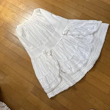 화이트 프릴 롱 스커트