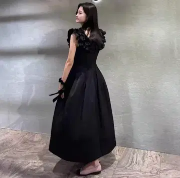 Bibiy. FLORENTINA DRESS 블랙