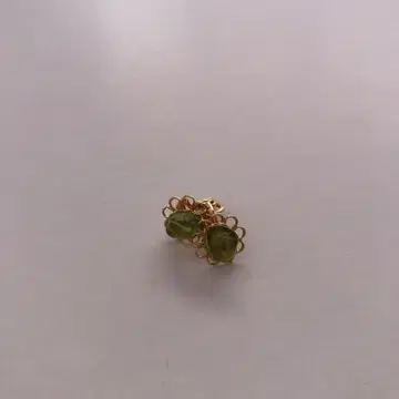 골드 그린 스톤 귀찌