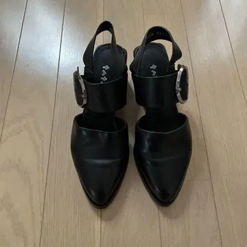 TATA 천연 가죽 블랙 슬링백 슈즈 215
