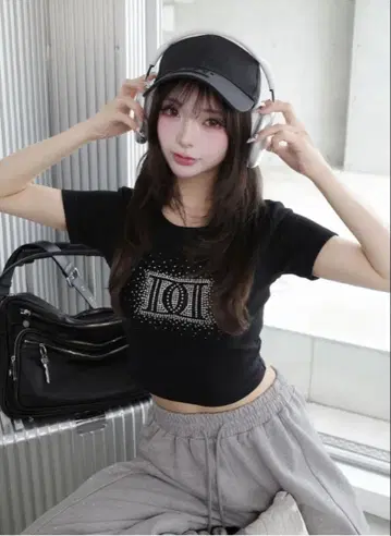 다리치 샤이니 DD 로고 컴팩트 티셔츠 블랙