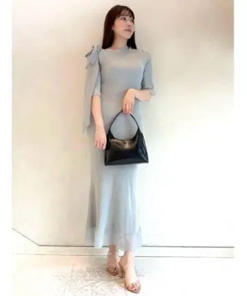 택 포함 새상품 SNIDEL 숄더 리본 아시메 니트 원피스