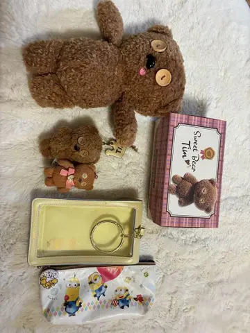 팀 세트와 미니언 펜 케이스