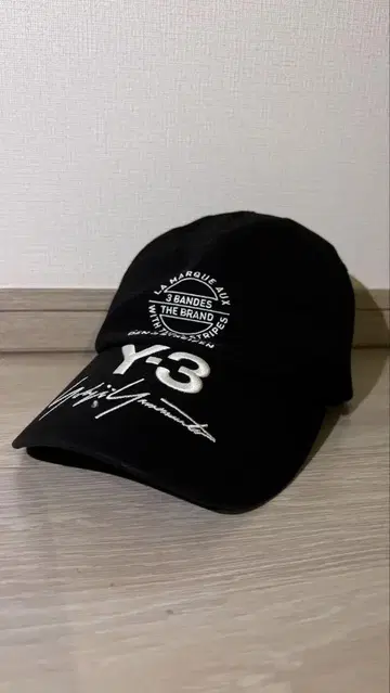 Y-3 블랙 캡 OSFA 사인 포함