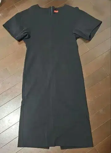 데프레 블랙 반팔 롱 원피스