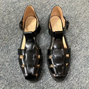 mohi 구르카 샌들 37