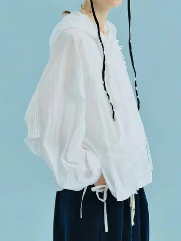 이마코코니 화이트 프릴 부착 후드 자켓