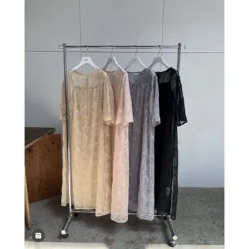 I_am flower embroidery 원피스 베이지