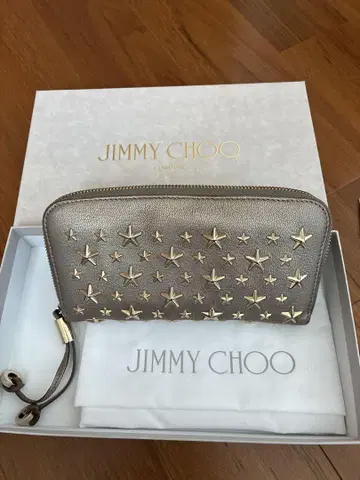 JIMMY CHOO 지미추 장지갑 라이트 카키 골드 스타 스터드