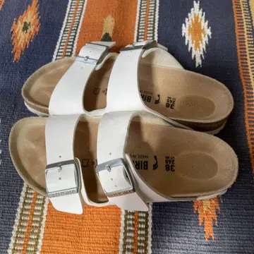 BIRKENSTOCK 화이트 샌들 38