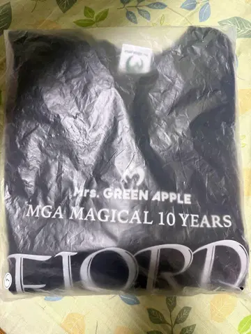 Mrs. GREEN APPLE 미세스 티셔츠 FJORD L 사이즈