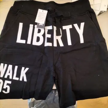LIBERTY 블랙 숏팬츠 L 사이즈
