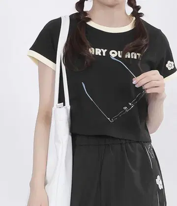 [마리콴트] 레트로 로고 아플리케 미니 티셔츠 M