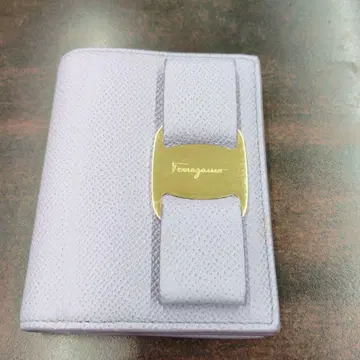 Ferragamo 라벤더 3단 폴더형 지갑