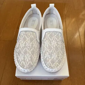 새상품 풀사이드 레이스 슬립온 24.5cm