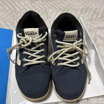 VANS 스니커즈