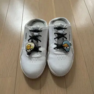 Puma 화이트 신발 22.5cm 캐릭터 포함