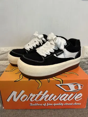 Northwave NW-004 블랙/화이트 37 ESPRESSO
