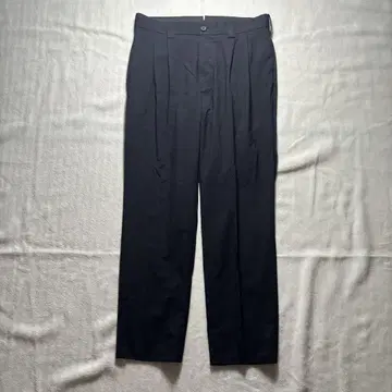 마가렛 하우엘츠 - 턱 얇은 소재 Msize 블랙 계열 네이비