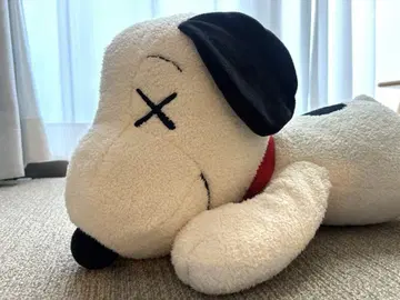 UNIQLO KAWS x PEANUTS 스누피 봉제 인형 M
